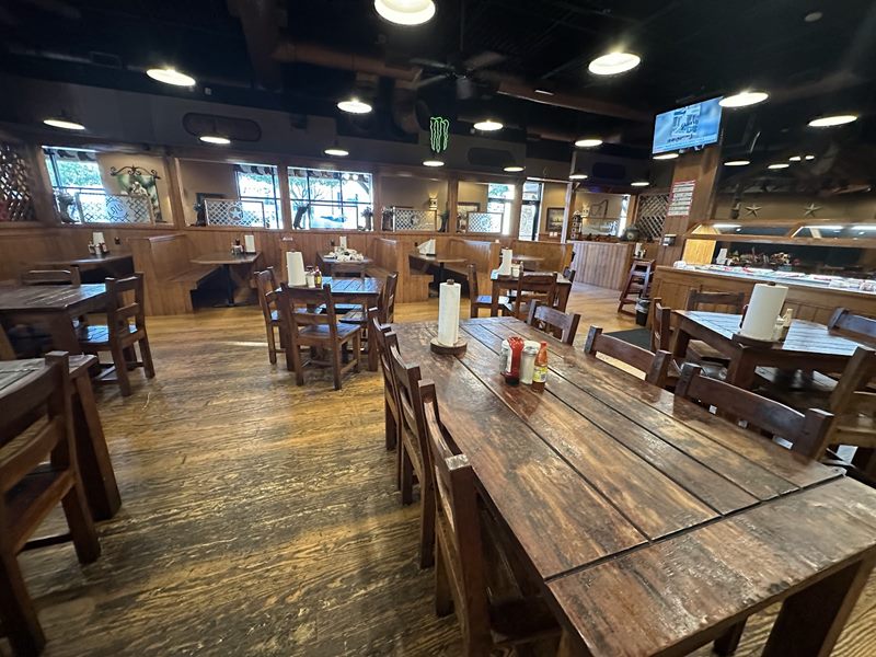 Valley Ranch Grill & Barbeque interior